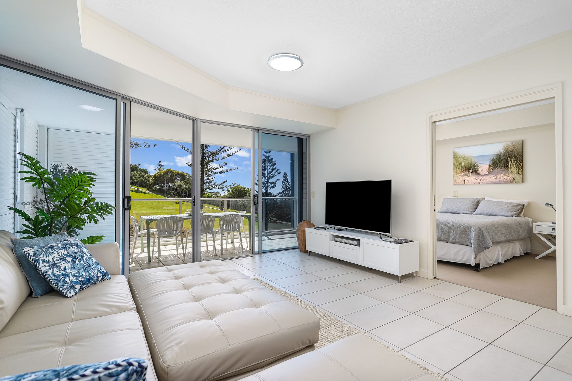 Blue C 401 Beachfront Coolangatta Min. 3 night stays! Gold Coast
